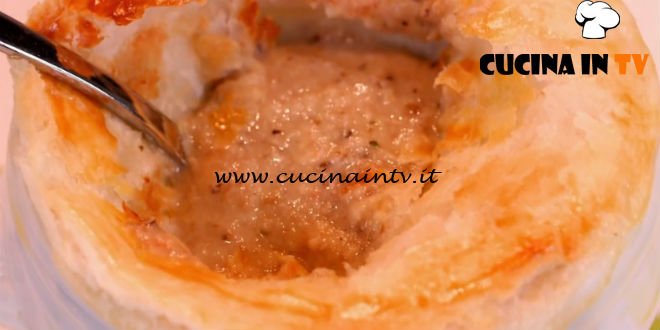 Ricette all'italiana - ricetta Zuppa di funghi in crosta di Anna Moroni