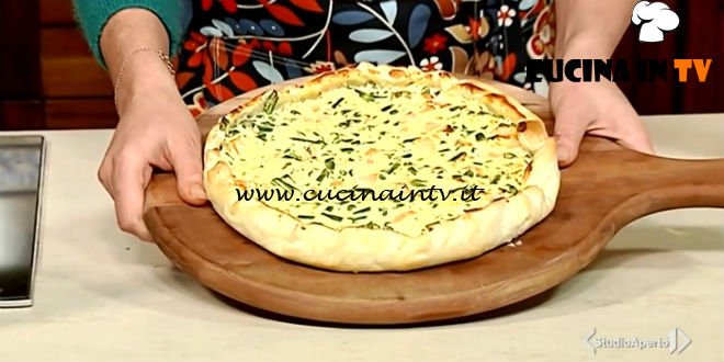 Cotto e mangiato - Torta salata con salmone ricotta e fagiolini ricetta Tessa Gelisio