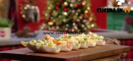 Natale in cucina con Food Network - ricetta Barchette di indivia con insalata russa di Marco Bianchi
