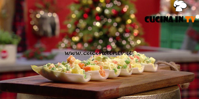 Menu Di Natale Anna Moroni.Barchette Di Indivia Con Insalata Russa Ricetta Marco Bianchi Da Natale In Cucina Con Food Network