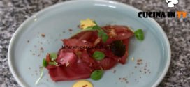 Uno chef in fattoria - ricetta Bresaola marinata con maionese piccante di Roberto Valbuzzi