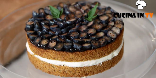 Uno chef in fattoria - ricetta Torta di grano saraceno con mirtilli di Roberto Valbuzzi