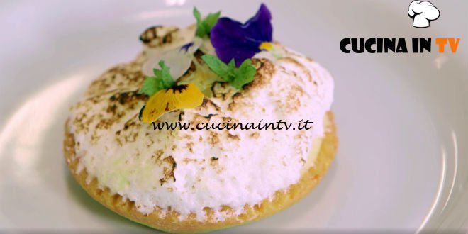 Uno chef in fattoria - ricetta Tartelletta alla farina di riso con lemon curd alla camomilla e meringa di Roberto Valbuzzi