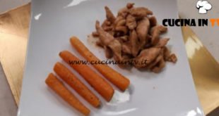 Cotto e mangiato - Pollo caramellato alle carote ricetta Tessa Gelisio