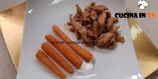 Cotto e mangiato - Pollo caramellato alle carote ricetta Tessa Gelisio