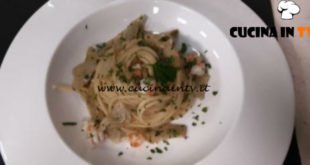 Cotto e mangiato - Spaghetti con carciofi e gamberi ricetta Tessa Gelisio