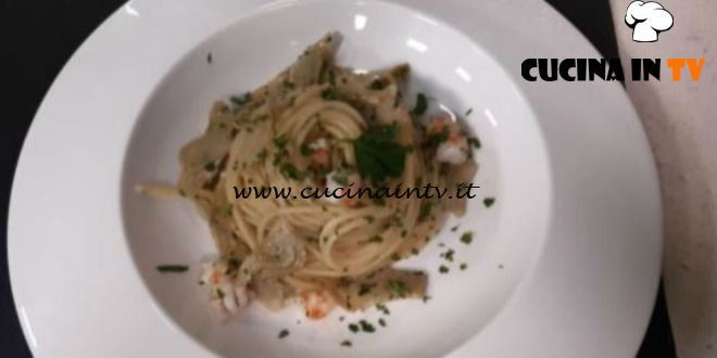 Cotto e mangiato - Spaghetti con carciofi e gamberi ricetta Tessa Gelisio