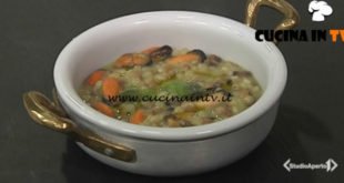 Cotto e mangiato - Fregola con asparagi e cozze ricetta Tessa Gelisio