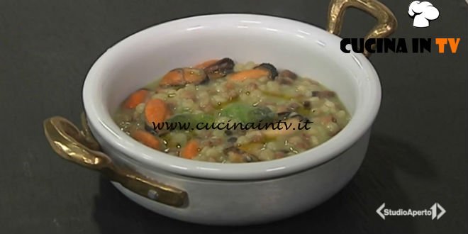 Cotto e mangiato - Fregola con asparagi e cozze ricetta Tessa Gelisio