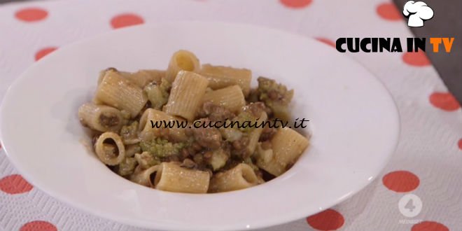 Ricette all'italiana - ricetta Mezze maniche con broccoli e salsicce di Anna Moroni