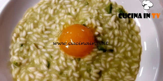 Cotto e mangiato - Risotto agli asparagi con tuorlo marinato ricetta Tessa Gelisio