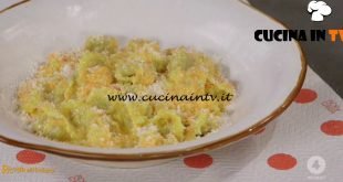 Ricette all'italiana - ricetta Cappelletti del borgo di Anna Moroni