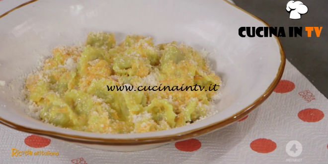 Ricette all'italiana - ricetta Cappelletti del borgo di Anna Moroni