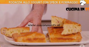 Ricette all'italiana - ricetta Focaccia allo yogurt con speck e formaggio di Anna Moroni