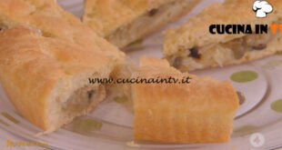 Ricette all'italiana - ricetta Focaccia ripiena di cipolle di Anna Moroni