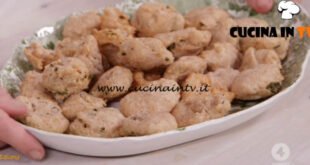 Ricette all'italiana - ricetta Frittelle alle erbe aromatiche di Anna Moroni