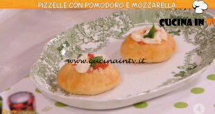 Ricette all'italiana - ricetta Pizzelle con pomodoro e mozzarella di Anna Moroni