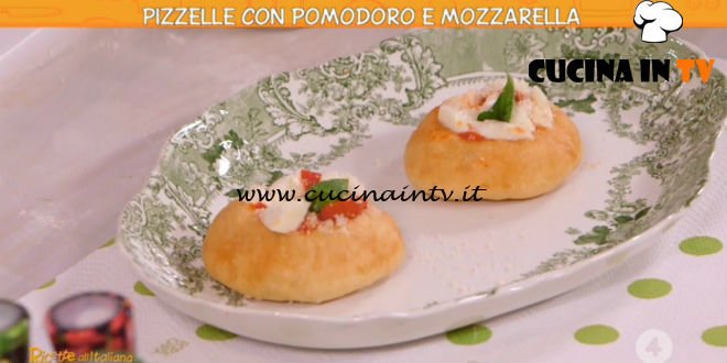 Ricette all'italiana - ricetta Pizzelle con pomodoro e mozzarella di Anna Moroni
