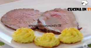 Ricette all'italiana - ricetta Roast beef con patate duchessa di Anna Moroni