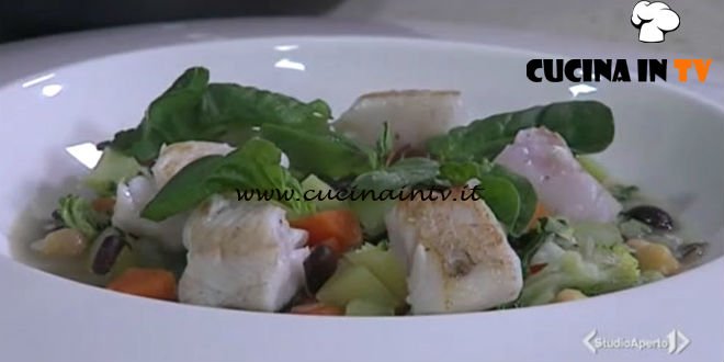 Cotto e mangiato - Minestrone con brodo di pesce e nasello brasato ricetta Tessa Gelisio