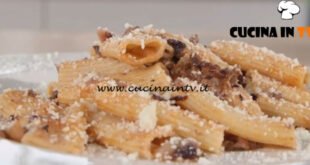 Ricette all'italiana - ricetta Rigatoni al ragù di radicchio di Anna Moroni