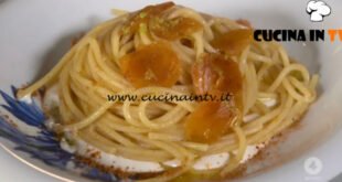 Spaghettoni alla bottarga su crema di stracciatella ricetta Anna Moroni da Ricette all'italiana
