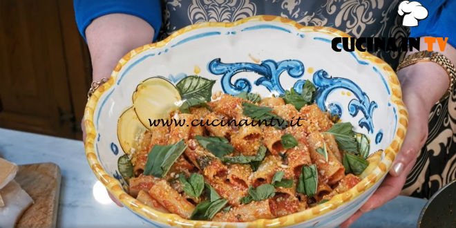 In cucina con Imma e Matteo - ricetta Ziti spezzati allardiati