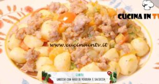 Pasta orto e fantasia - ricetta Gnocchi con ragù di verdura e salsiccia di Enrica Della Martira
