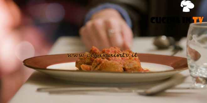L'Italia a morsi - ricetta Cinghiale bujone con cicoria ripassata di Chiara Maci
