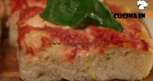 Nel forno di casa tua - ricetta Pizza Margherita soffice in teglia di Fulvio Marino
