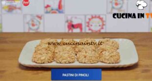 Giusina in cucina - ricetta Pastini di pinoli di Giusina Battaglia