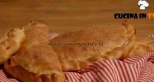 Nel forno di casa tua - ricetta Panzerotti pugliesi di Fulvio Marino