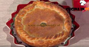 È sempre mezzogiorno | Torta di scarola ricetta Fulvio Marino