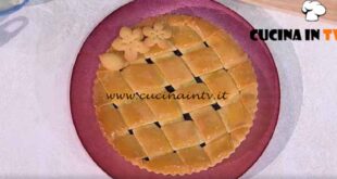 È sempre mezzogiorno | Crostata all'olio con ripieno all'arancia ricetta Natalia Cattelani
