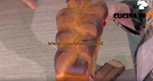 È sempre mezzogiorno | Pane di farro in cassetta ricetta Fulvio Marino