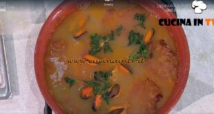È sempre mezzogiorno | Zuppa di cannellini con cozze e guanciale ricetta Michele Farru