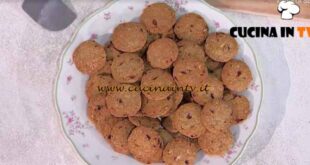 È sempre mezzogiorno | Biscotti multicereali con frutta secca ricetta Natalia Cattelani