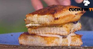 È sempre mezzogiorno | Sfogliatine di cipolla caramellata ricetta Daniele Persegani