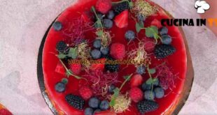 È sempre mezzogiorno | Torta allo yogurt e frutti di bosco ricetta Sal De Riso