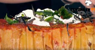 È sempre mezzogiorno | Sformato di rigatoni ripieni ricetta Andrea Mainardi