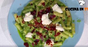 È sempre mezzogiorno | Sedani al pesto di rucola ricetta Daniele Persegani