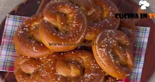 È sempre mezzogiorno | Bretzel ricetta Fulvio Marino