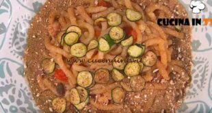 È sempre mezzogiorno | Busiate zucchine e gamberi ricetta Fabio Potenzano