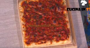 È sempre mezzogiorno | Pizza marinara in teglia ricetta Fulvio Marino