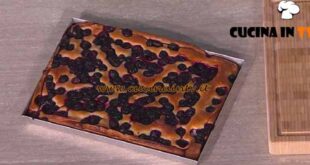 È sempre mezzogiorno | Schiacciata con l'uva ricetta Fulvio Marino