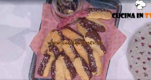 È sempre mezzogiorno | Biscottoni di ciambella ricetta Daniele Persegani