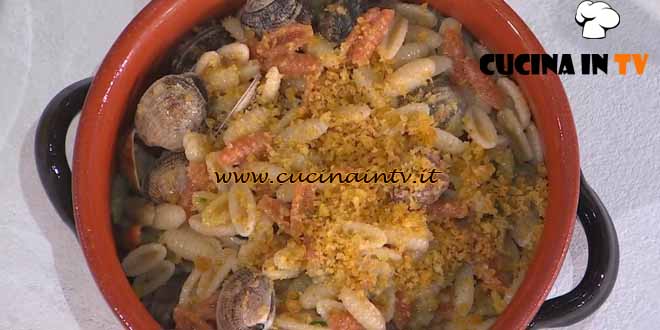 È sempre mezzogiorno |Gnocchetti sardi con vongole e bottarga ricetta Michele Farru
