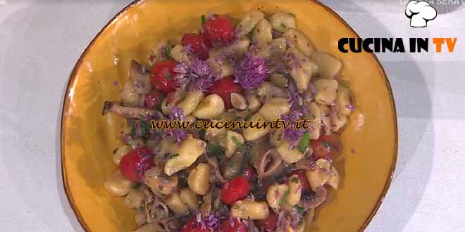 È sempre mezzogiorno | Gnocchi con funghi e pomodorini ricetta Cristian Bertol