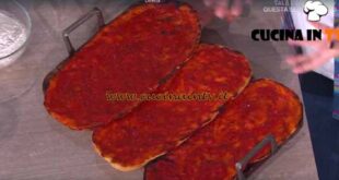 È sempre mezzogiorno |Pizza rossa scrocchiarella ricetta Fulvio Marino