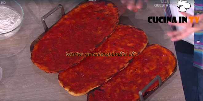 È sempre mezzogiorno |Pizza rossa scrocchiarella ricetta Fulvio Marino